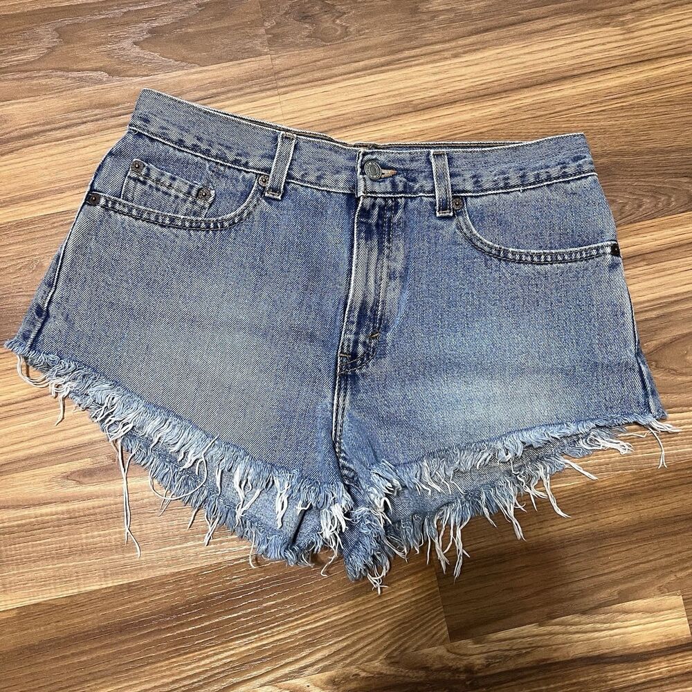 Women’s Levi’s 577 Vintage Cut off Denim Shorts Retro 90s Y2K Girls